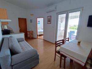 Kaštelina apartments