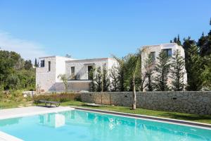 Rans Luxury Villas & Suites in Corfu with swimming pool