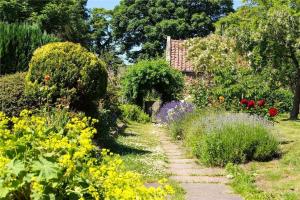 Luxury 5-bed Villa - Winfields House