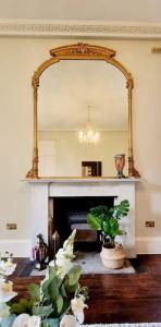 Luxury 5-bed Villa - Winfields House