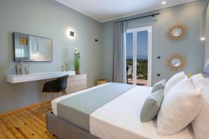 Villa Dimitris - The House & The Suite