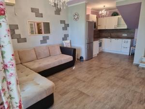 Къща на брега на морето Свети Влас, Garden of Eden