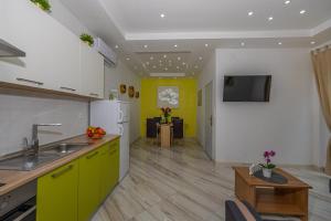 Holiday home Dusak with swimming pool and jacuzzi