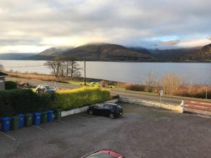 Duisky Apartment with view over loch Linnhe.