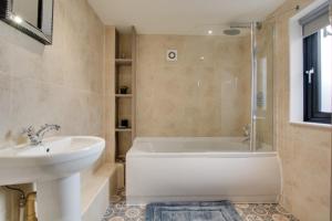 1880s Barn Conversion - Sleeps 4 & Pet Friendly