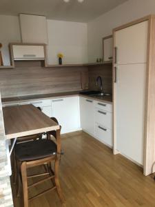 Apartma Ajda 2 , Jezerska cesta 65, Kranj 