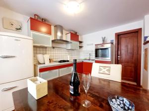 Apartments Lara 2 - with more affordable parking