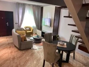 Blue Bell Suites - Igboefon