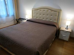 Deluxe Double Room with Shower and Private Bathroom room in San Polo Star