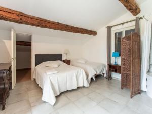 Maisons de vacances Tranquil holiday home in Cebazan with private pool : photos des chambres