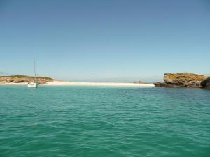 Maisons de vacances Holiday Home in Plouarzel near Sandy Beach : photos des chambres