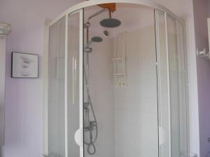 Maisons de vacances Holiday Home in Plouarzel near Sandy Beach : photos des chambres