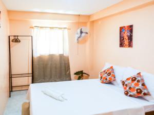 White Shamrock Beach Hotel