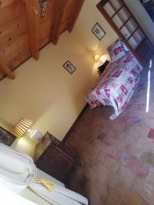 Maisons de vacances Mes Maisons Gardoises comprises of Two Gites sleeping 14 with Two Private Pools, Kids Room, Laundry room, Disco Theatre plus free WiFi! : photos des chambres