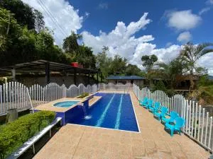 Finca Villa Maju K24 Vista naturaleza clima delicioso A 30 min Cali - Pavas