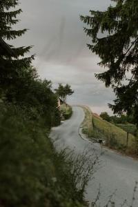 Haloze na dlani - Haloze in your hand, hiša s pogledom na hribe - a house vith a view of hills