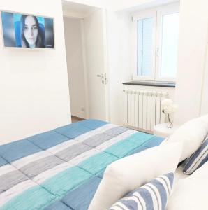 FOUR WHITE APARTMENTS