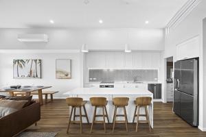 Bluehaven Woolgoolga - Brand New, Ocean Views, 200m Stroll to Beach and Restaurants!