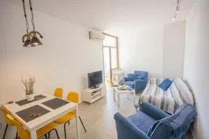 Apartman Igalo 95 - 伊加洛