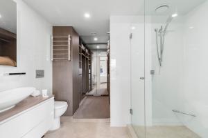 Pisces Apartments