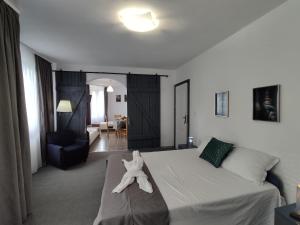 Studio Apartment with Two Terraces room in Rali Apartments