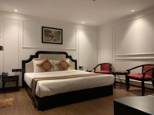Phòng Tiêu Chuẩn Giường Đôi Lớn (Standard Queen Room)