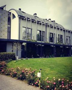 Mxp Rooms Guest House