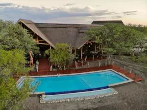 Etosha Oberland Lodge - Okaukuejo