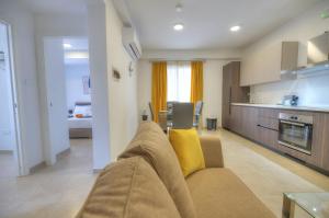 Brand new and tastefully furnished 2 bedroom apartment DDIF1-2