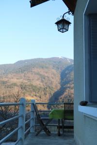 Appartements maison du haut de FREYDON ambiance Montagne : photos des chambres