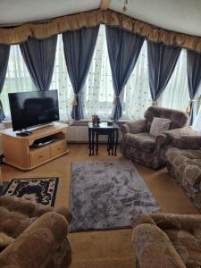 Discover comfort home from home 8-birth Caravan