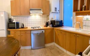 Le Campus Victoria I - Train Station & Isabey St - 70m2