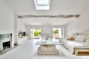 Le Cocon en plein centre du village médiéval de Mougins vue mer - Les Baraques