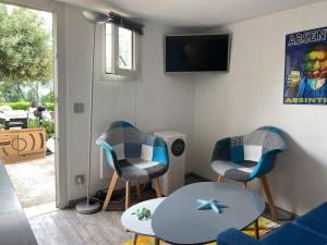 Appartements Studio renove avec piscine proche Saint-Tropez : photos des chambres