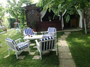 Casuta cu zorele 2 Mai