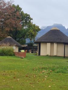 Swallowfield Rondavels