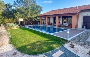 Pine and Olive Seahouse