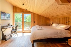 Chalet du Gouter - ChamonixYear