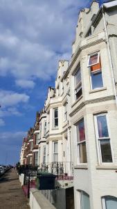 The Little Flat on the Corner