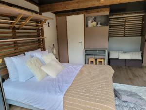 Campings Le Chalet Montegut hebergements insolites : photos des chambres