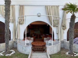 Aquamar Suite on the beach by Venicescape