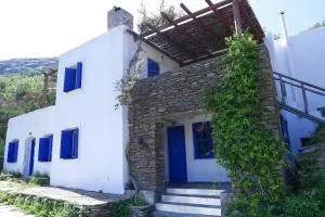 Traditional Village House On Kea - Milopótamos