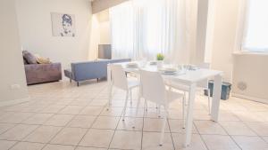 Sweet Lake Apartment - Italian Homing