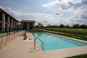 CASCINALE 11 - Regarda Travel