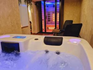 Pine & Oak Holiday Home