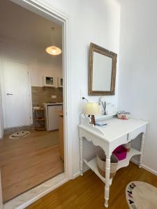 Zoe Apartments No 6 , Hydra Island Greece