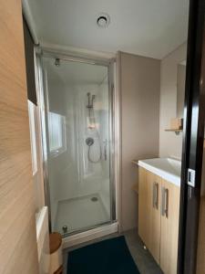 Campings Lac Aureilhan et Mimizan plages, Mobil H 3 chambres, 6 personnes climatise : photos des chambres