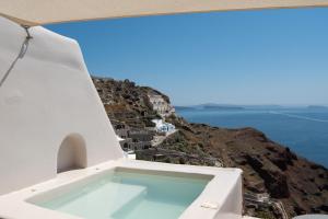 Junior Suite with Outdoor Hot Tub and Sunset View room in The Architect's Cave House