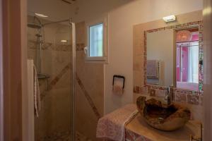 B&B / Chambres d'hotes Les Manaux en Provence : photos des chambres