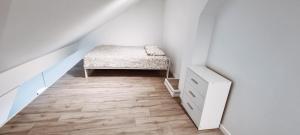 Sunny Apartment 8